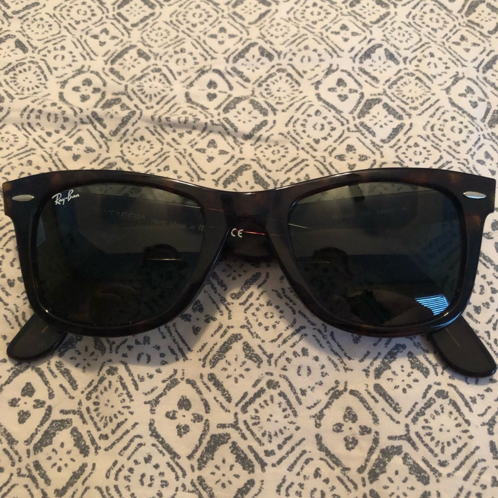 Authentic RayBans Wayfarer Original Brwn Tortoise